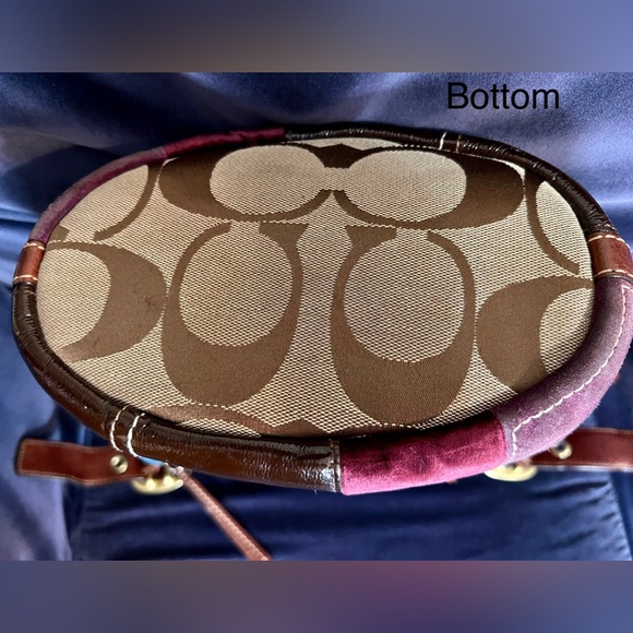 Beautiful Coach Crossbody Patch Bag, Excellent Condition, Limited Edition - Picture 12 of 12